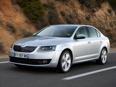 Skoda Octavia 3 grise en roulage — acheter une Octavia d'occasion fiable