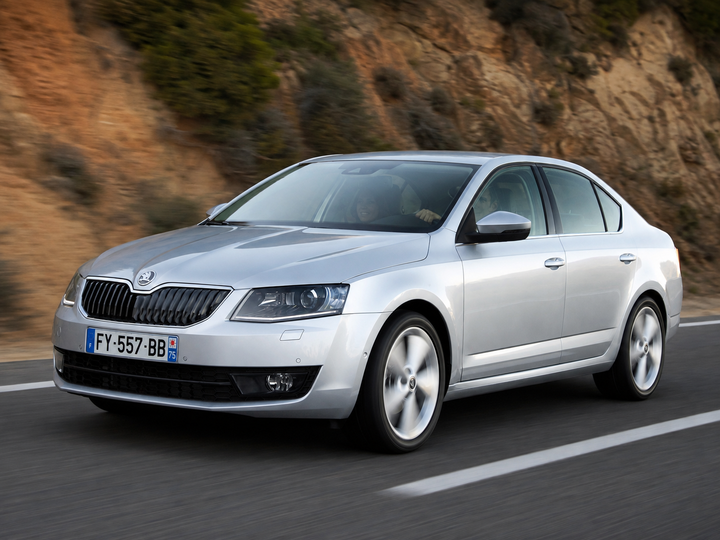 Skoda Octavia 3 grise en roulage — acheter une Octavia d'occasion fiable