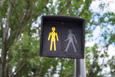 De nouveaux feux piétons testés en France pour améliorer la sécurité